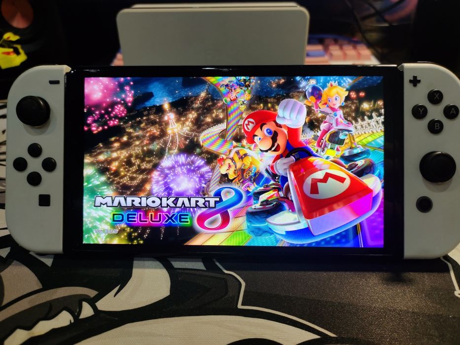 Продам Nintendo switch OLED состояние идеальное