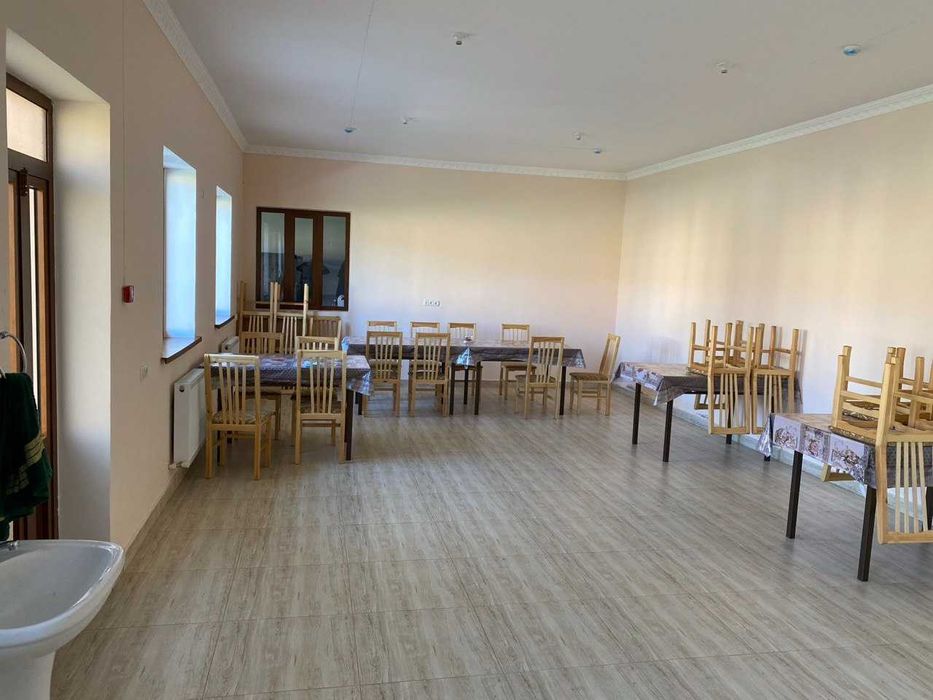 bino ijaraga beriladi 400kv omborxona ofis Guliston shaharda