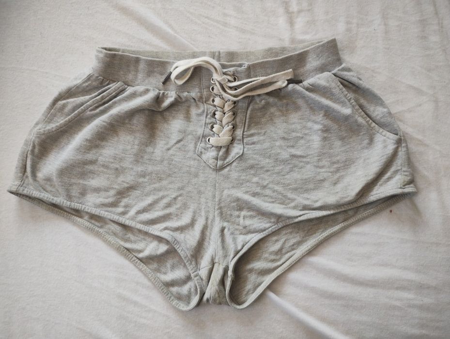 Дрехи/ тениски/ къси гащи