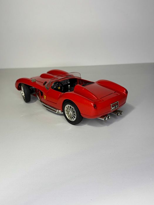Machetă 1:18 Ferrari 250 Testa Rossa (1957) (Producător Bburago)