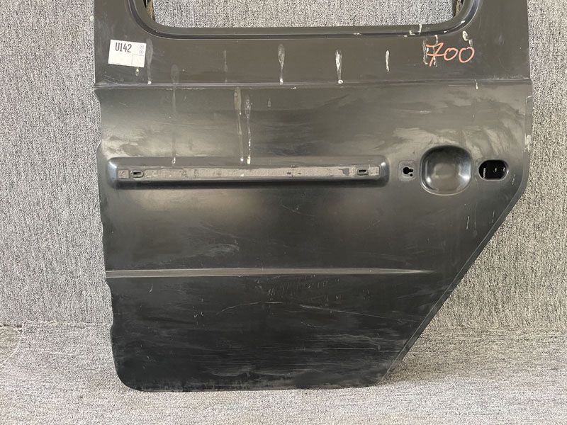 Mercedes Gelendwagen G class W463 L stanga spate noua usa portiera U14