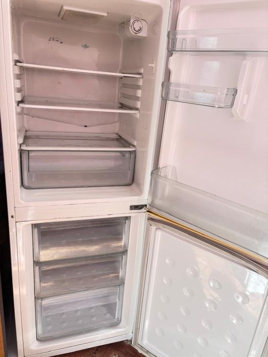 Срочно продам холодильник самсунг