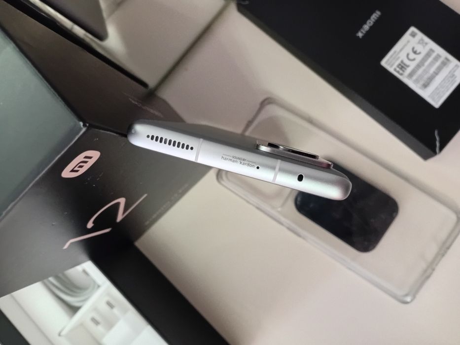 Продам Xiaomi 12 Pro 5G 16/256gb.