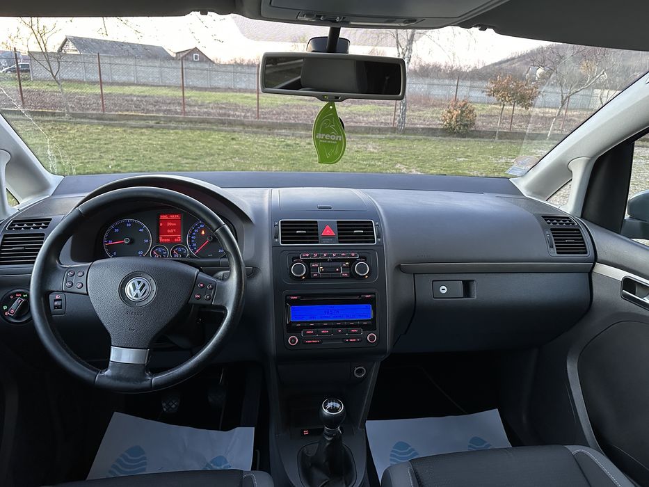 VW Touran 1.9 Tdi 105cp, an 2010