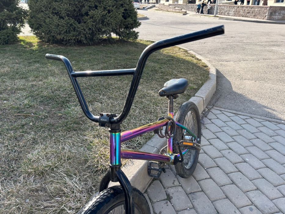 Велосипед BMX.