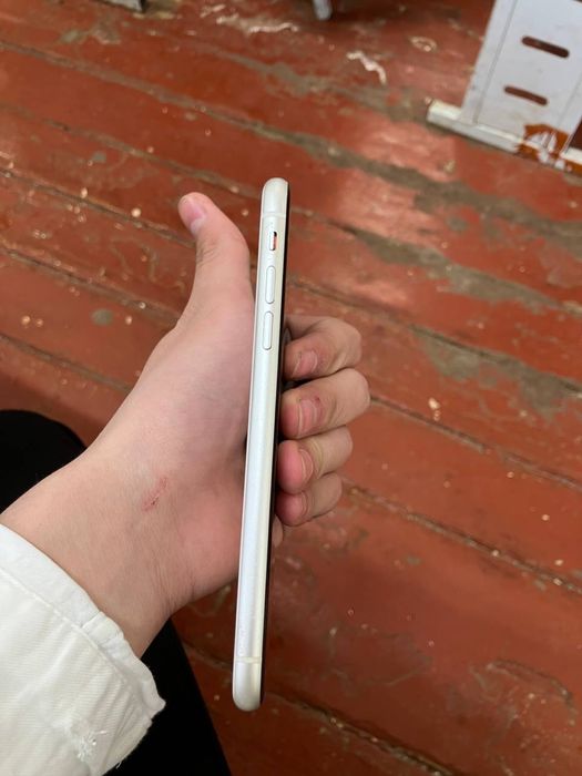 Iphone 11 ozi oq rang