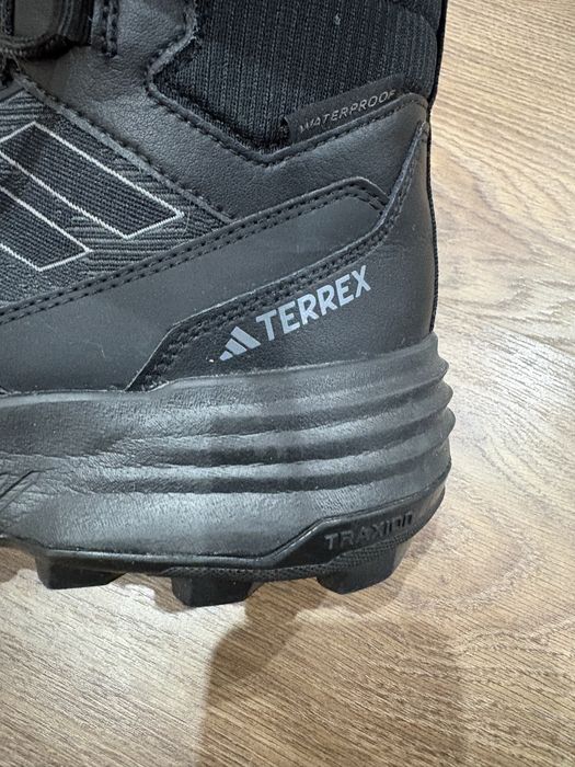 Продам ботинки Adidas Terrex