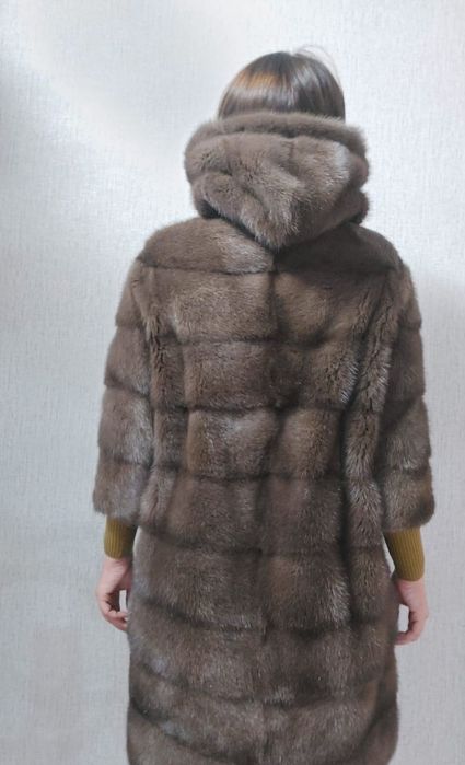 Продам шубу, вторая в подарок
