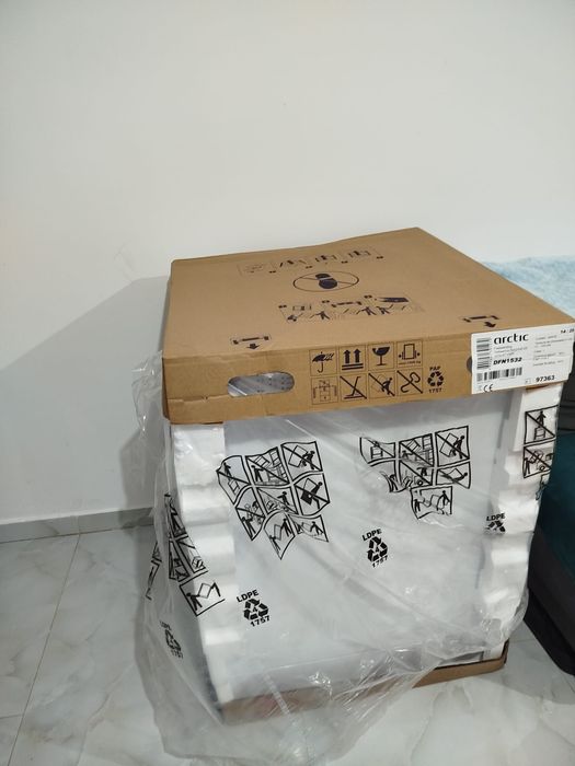 Vând mașină de spălat vase