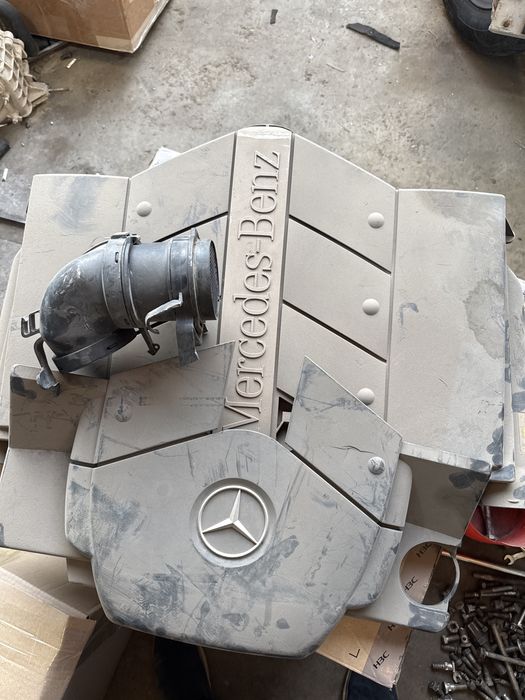 Крышка двигателя mercedes m113