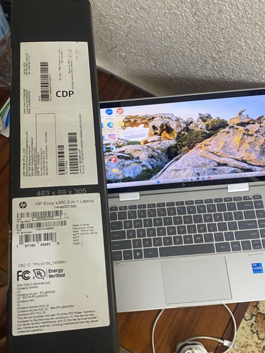 HP Envy x360 2-in-1 Laptop 14-es0013 dx