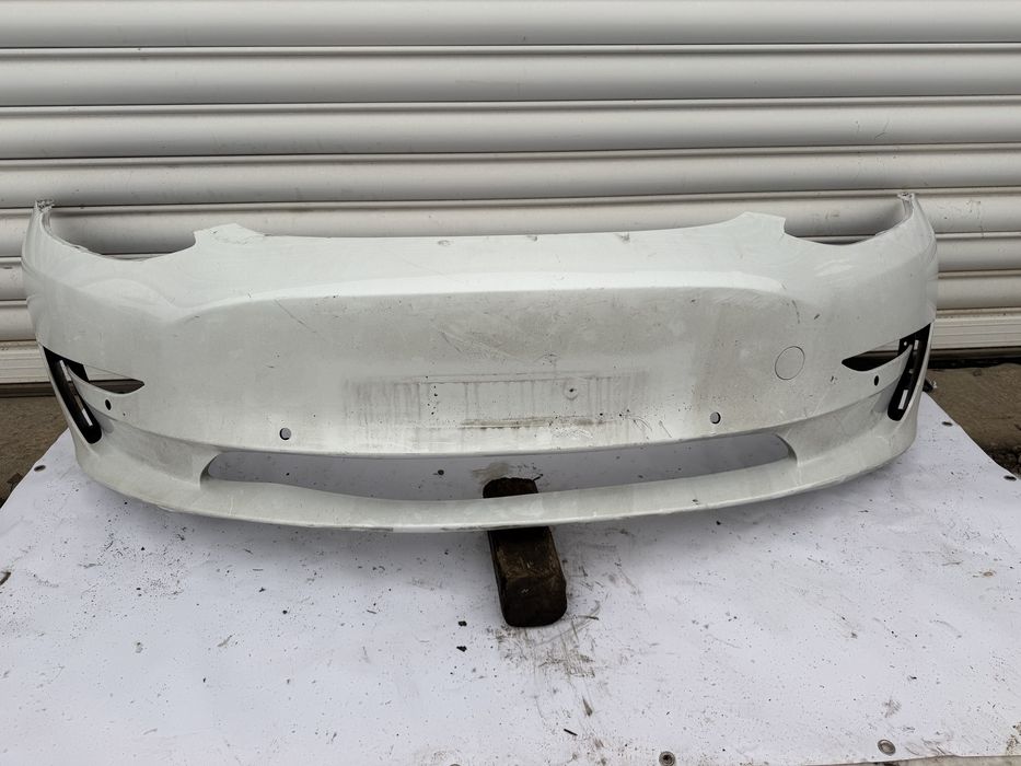 Предна броня за Tesla Model 3 (2017-2021)