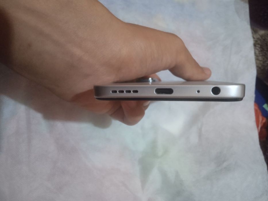 Infinix hot 60 8/128gb srochna