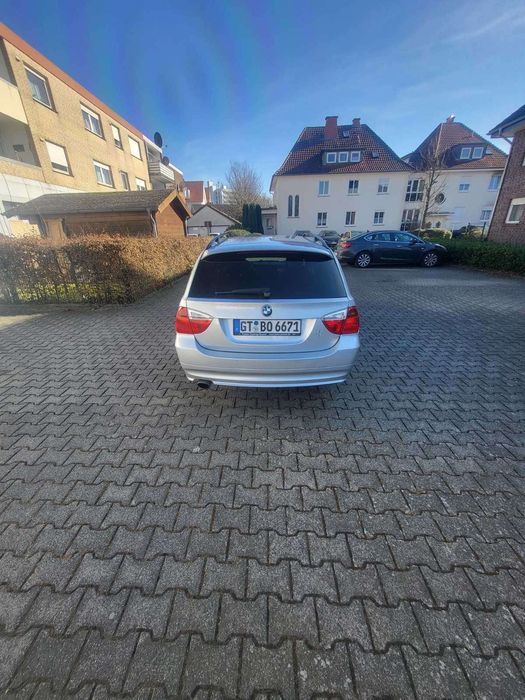 Vând mașină BMW.