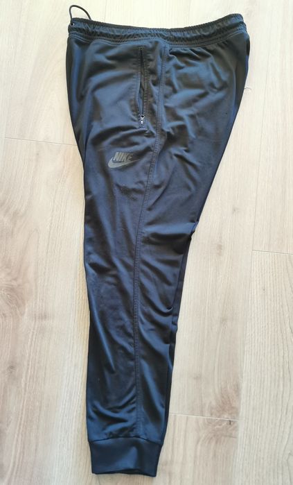 Панталони Nike L
Размер М