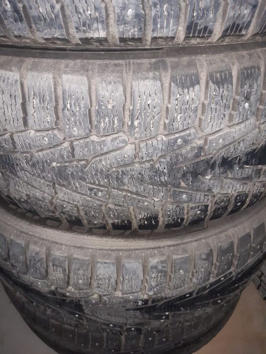 Продам Шины зимние шипованые.