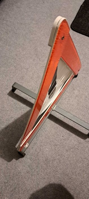 Авариен светлоотразителен триъгълник