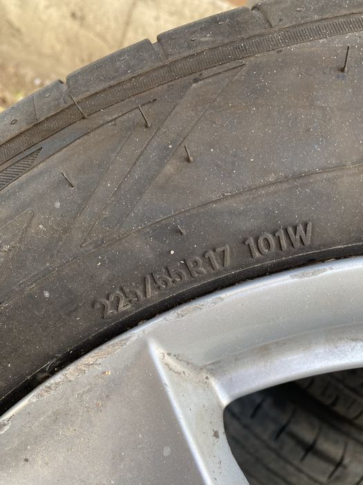 Комплект джанти Dezent 5x112 с почти нови Toyo Proxes 225/55/ R17