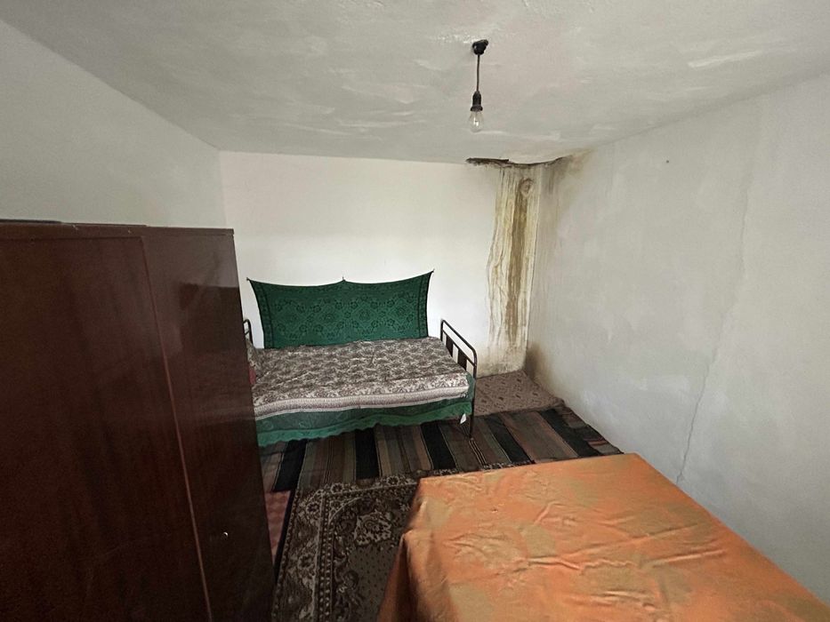 Къща с двор  с. Брестак, обявата е от собственик