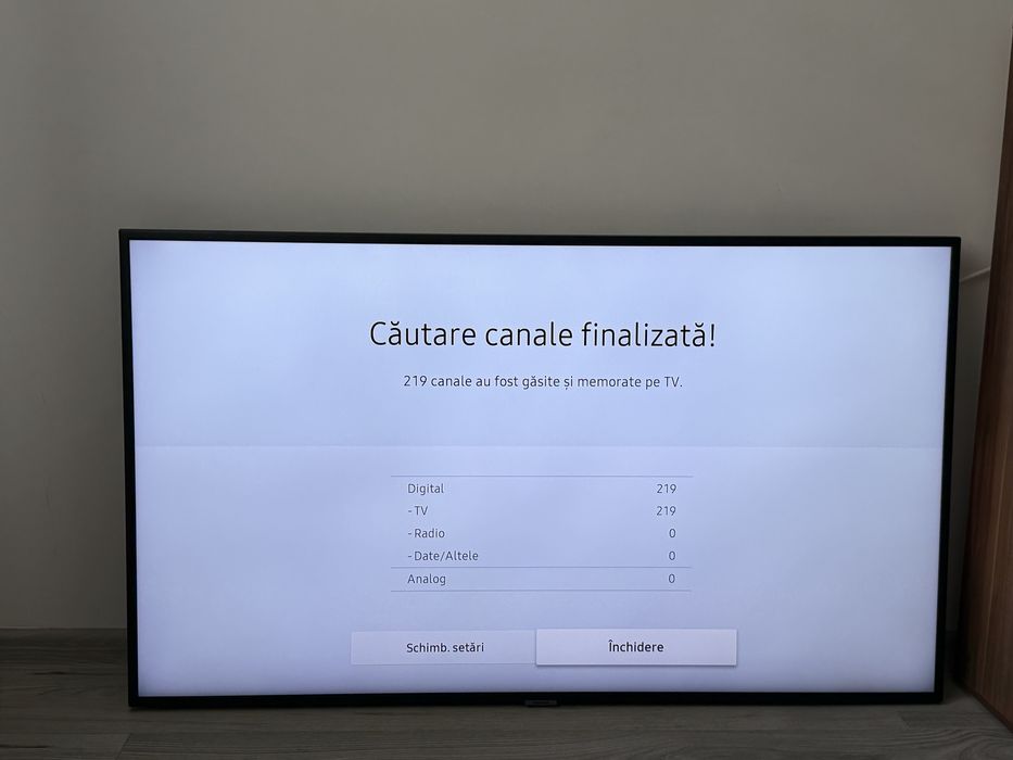 Samsung smart tv 50” model in descriere