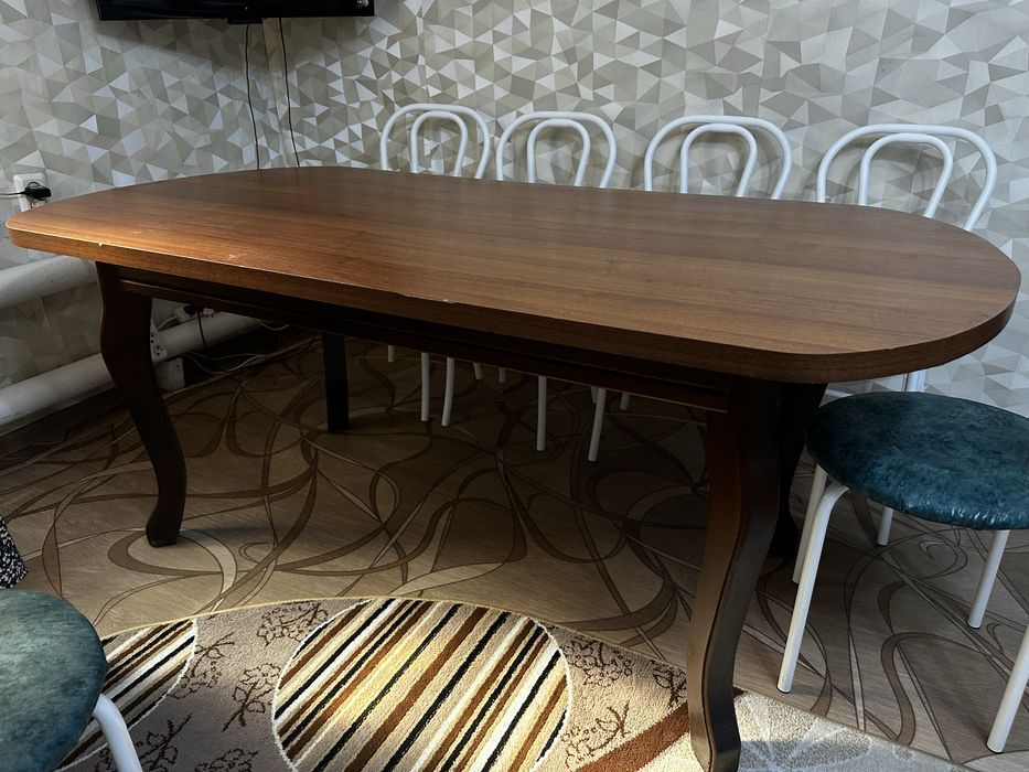 Продам стол кухонный