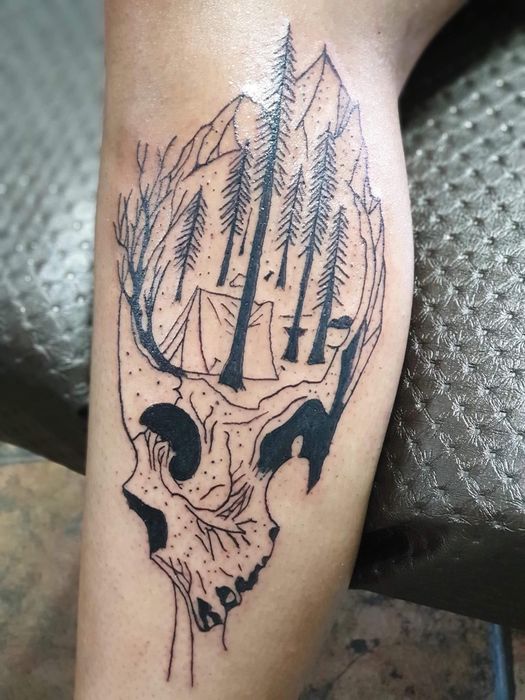 Realizez tatuaje permanente