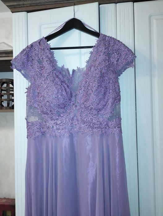 Vând rochie elegantă mărimea 50