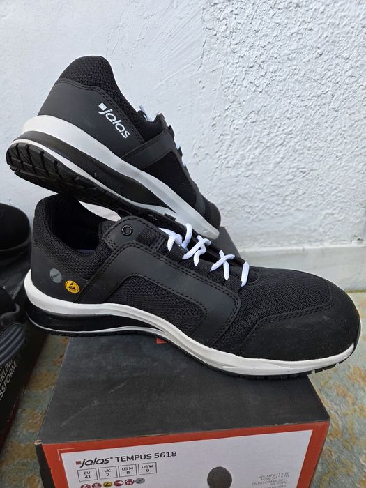 Vând Bocanci/sandale cu bombeu de protecție