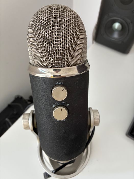Микрофон Blue Yeti