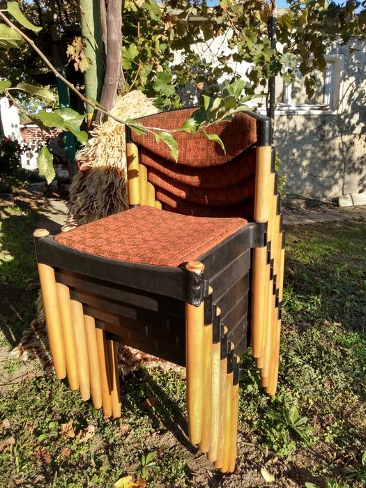 Губери 2 броя  Столове 6 броя