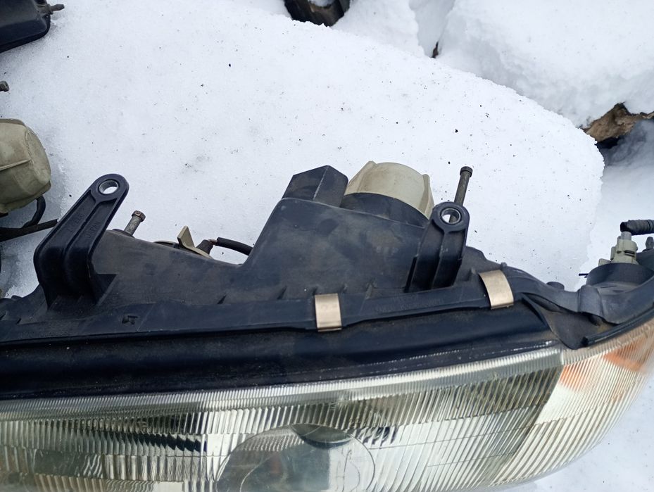 Продам фары привозные  Субару