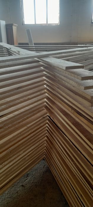 Scândură șipci dulap grinda