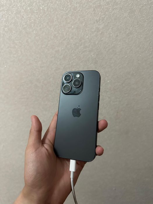 Телефон Iphone 16 pro
