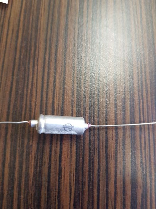 Продават се кондензатори