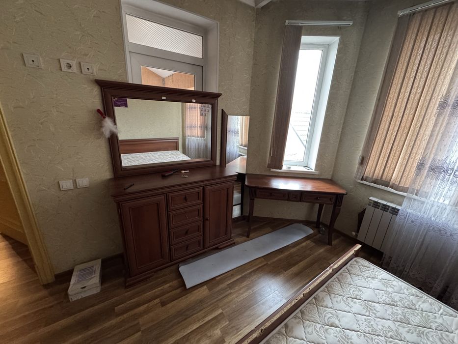 Продаётся спальный гарнитур в отличном состоянии.