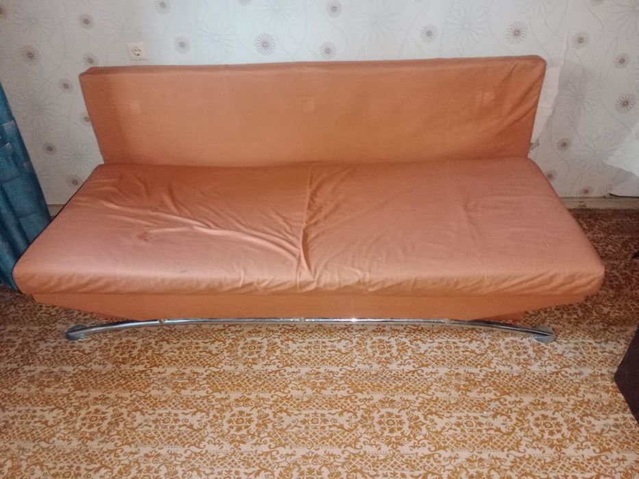 Диваны, шкафы куханные, столы, двери