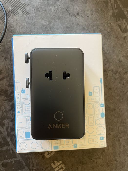 Anker travel adapter 5 in 1 20 w