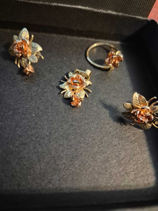 Set 4 bucati ( inel,cercei,pandativ) aur 14 K