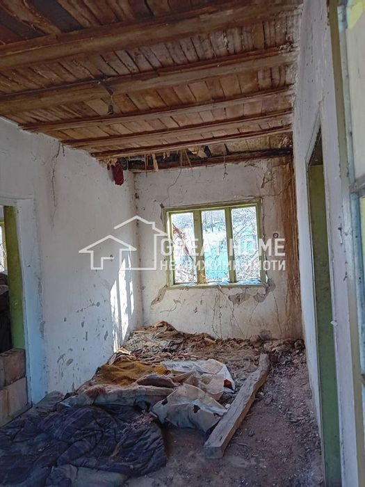 Къща в Търговище, област-с.Разделци площ 80 цена 15000