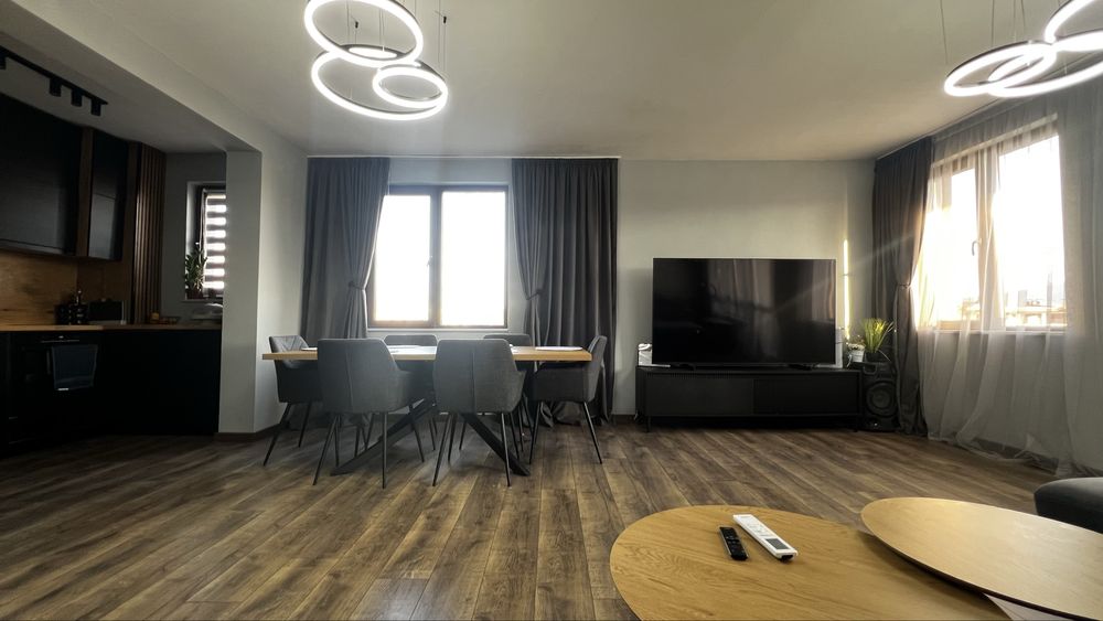 Тристаен обзаведен с паркомясто в Остромила