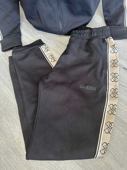 Дамски екип GUESS висок клас