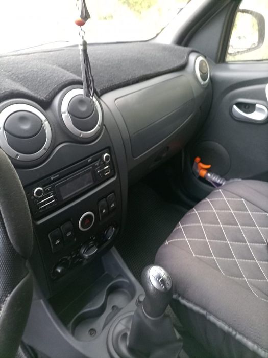Продам Lada Largus
