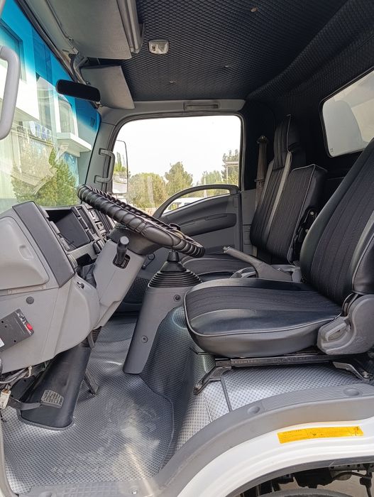 Isuzu moshinasi Sotiladi