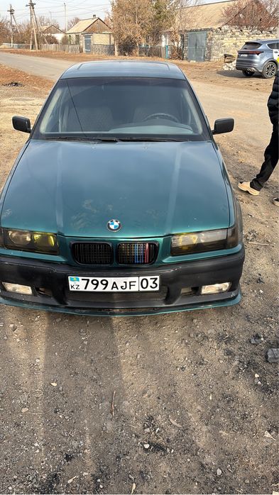 БМВ 320 в хорошем состояние
