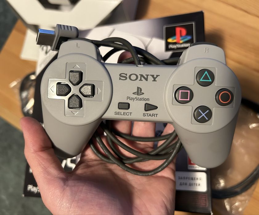 Playstation Classic - Original, complet, 2 controllere, cablu HDMI