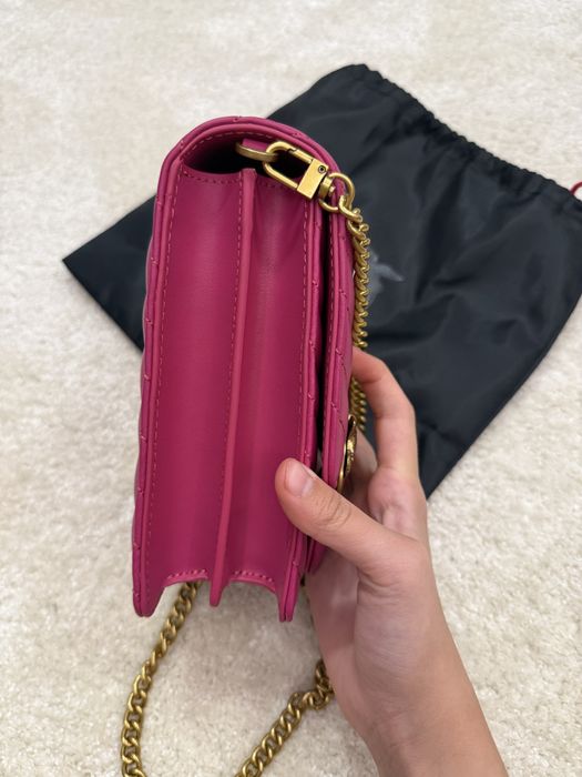 Чисто нова оригинална чанта Pinko love one chevron nappa leather case
