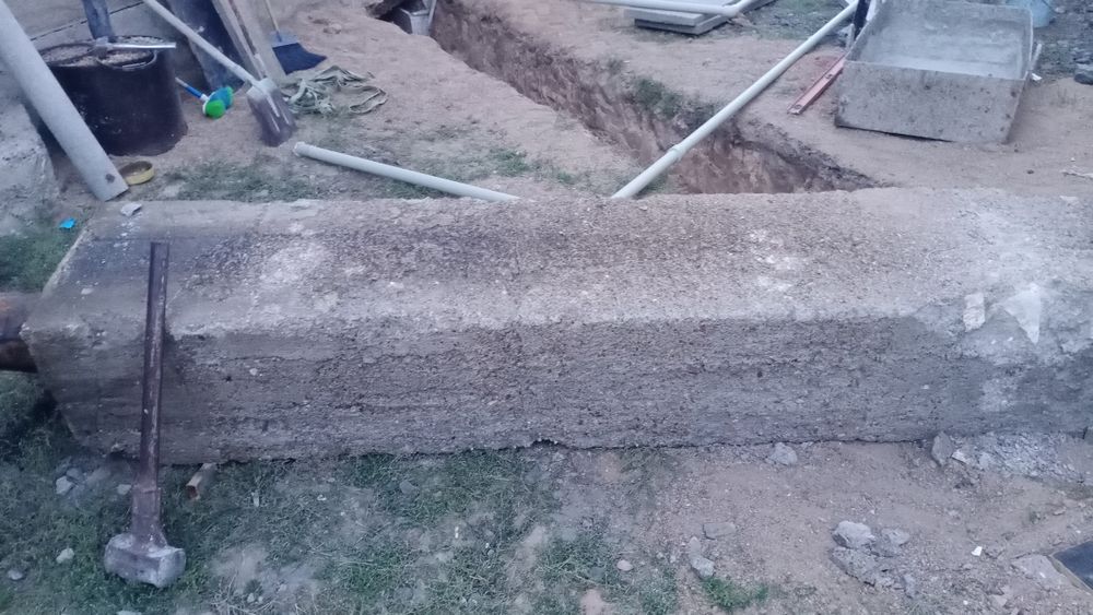 Фундаментке блок тегін беріледі