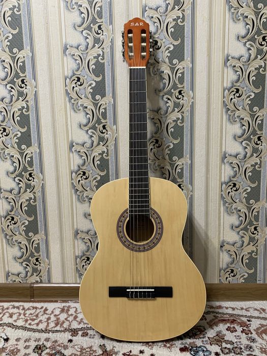 Продается гитара классическая