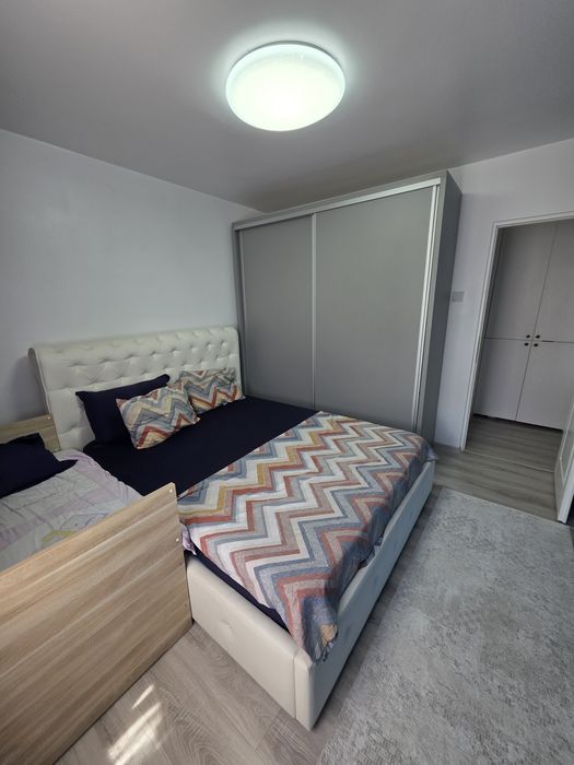 Apartament 3 camere semidecomandat,etaj 1, Tiglina 1 zona Francezi