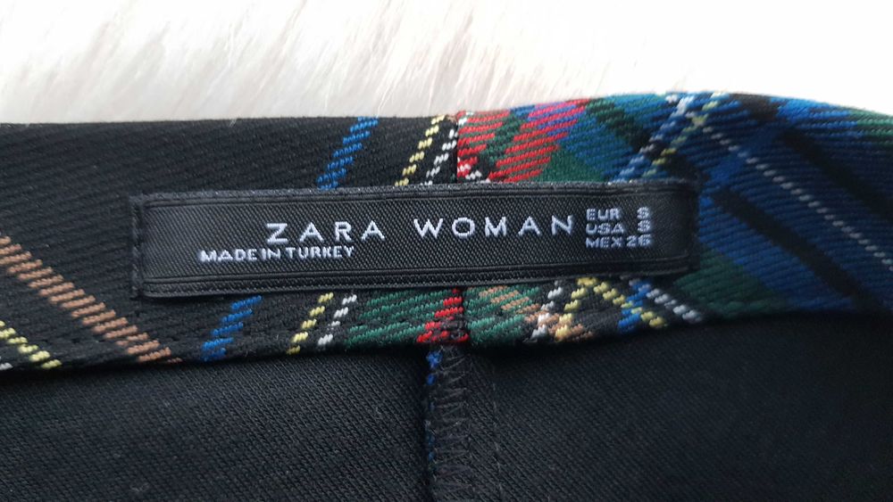 Дамска карирана пола ZARA S/М - НОВА